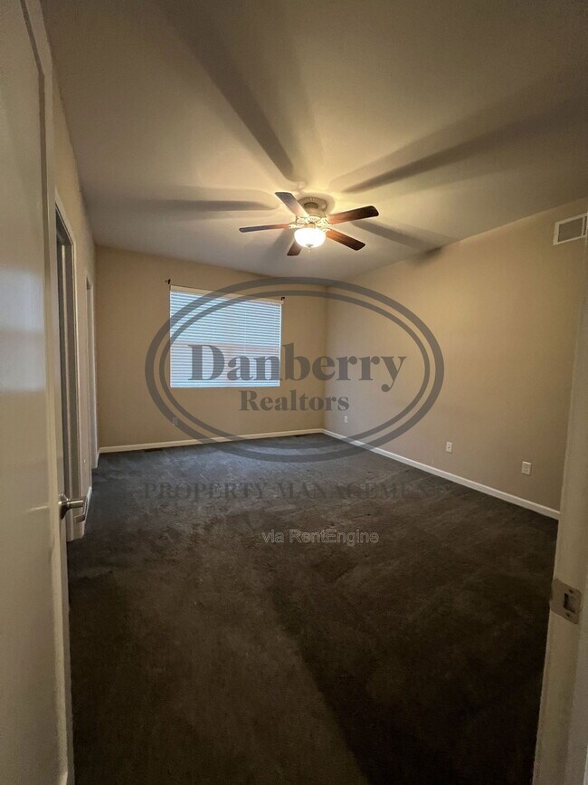 Building Photo - 6625 Wesley Dr