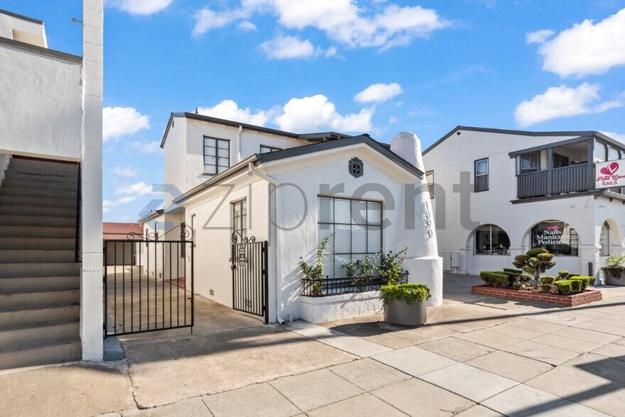 Building Photo - Unit 1