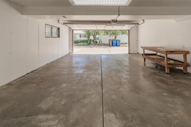 Building Photo - 9724 Brookmere Dr