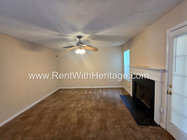 Building Photo - 6535 Manor Creek Dr