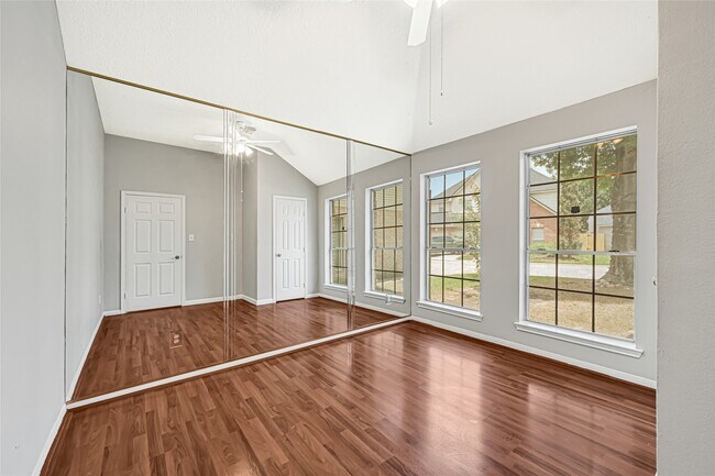 Building Photo - 10323 Emerald Pine Dr