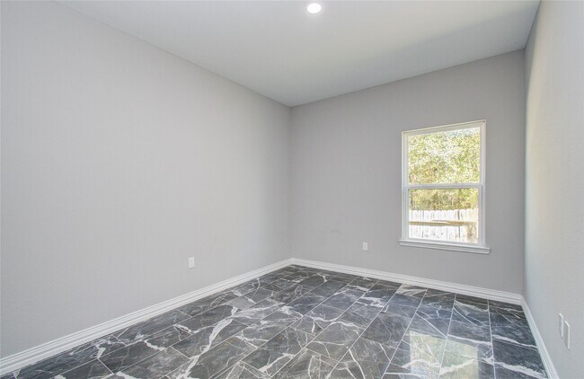 Building Photo - 898 Rd 3556