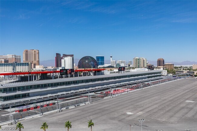 Building Photo - 205 E Harmon Ave