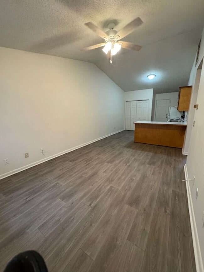 Building Photo - 310 Park Ave