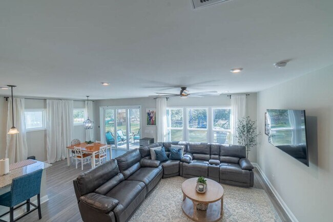 Building Photo - Coming Available!