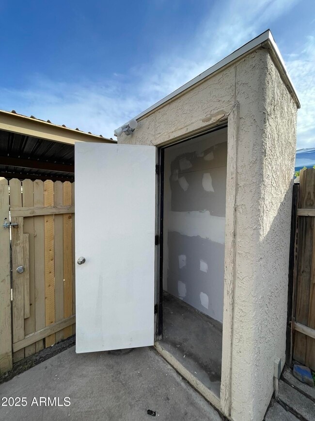 Building Photo - 6316 N 47th Ave