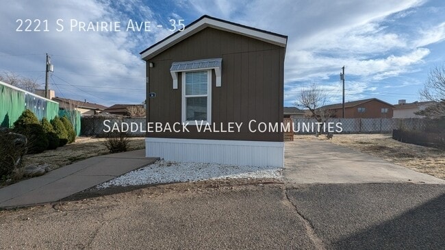 Building Photo - 2221 S Prairie Ave