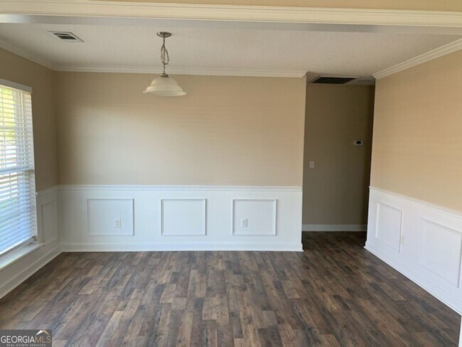 Building Photo - 205 Augusta Way