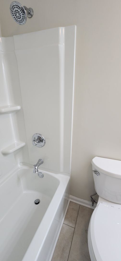 Building Photo - Oldham County Beauty!  Completely Renovated!  ALL NEWer Appliances!  ALL NEWer Flooring & Paint! ...