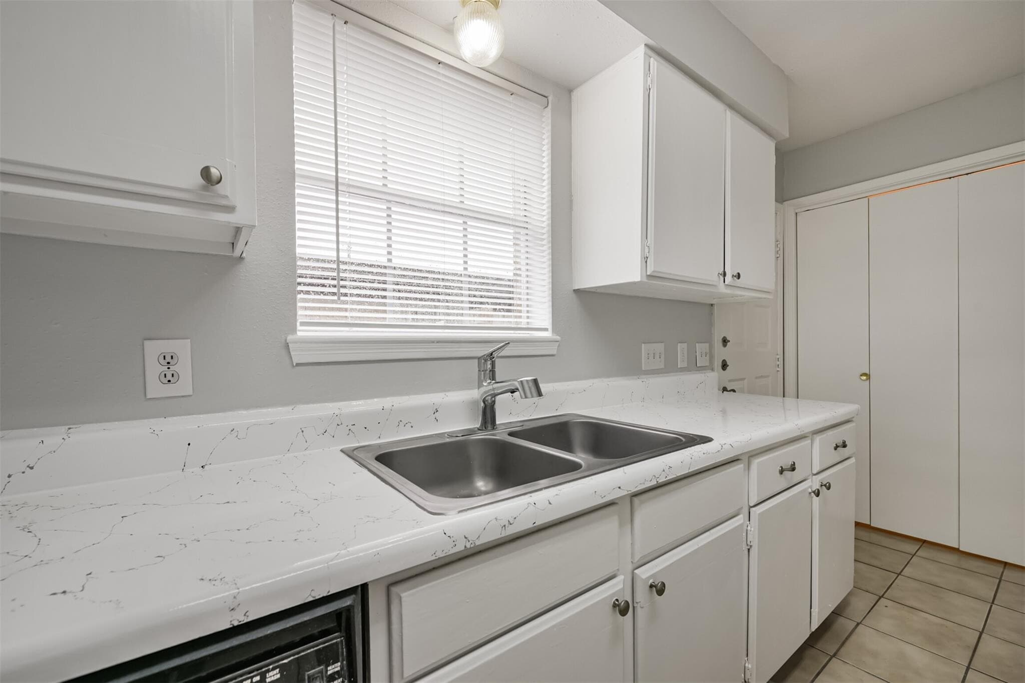 Building Photo - 1213 Lyric Ln