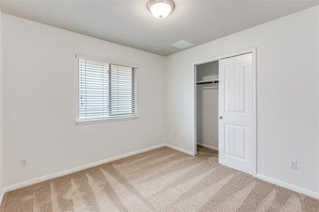 Building Photo - 10805 Owyhee Vw