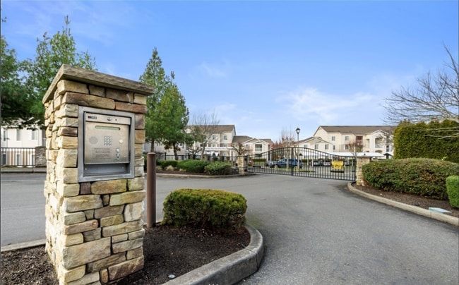 Building Photo - Beautiful Waterford Crossing 2 bedroom Condo