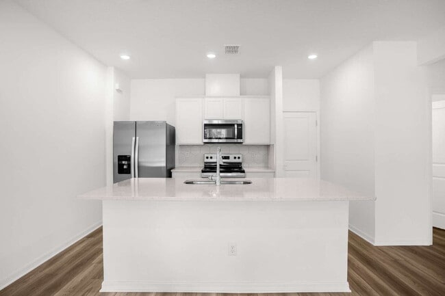 Building Photo - 11312 Blue Bay Dr