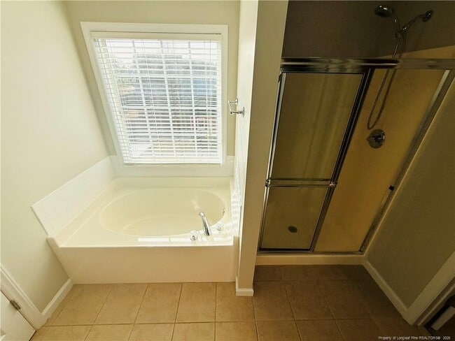 Building Photo - 84 Gloucester Ct