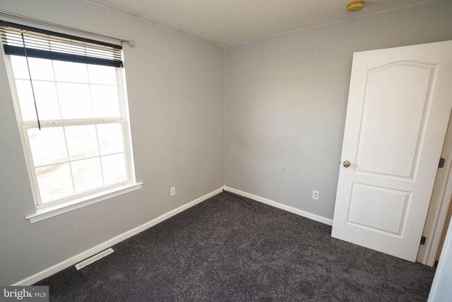 Building Photo - 641 Rosemary Dr