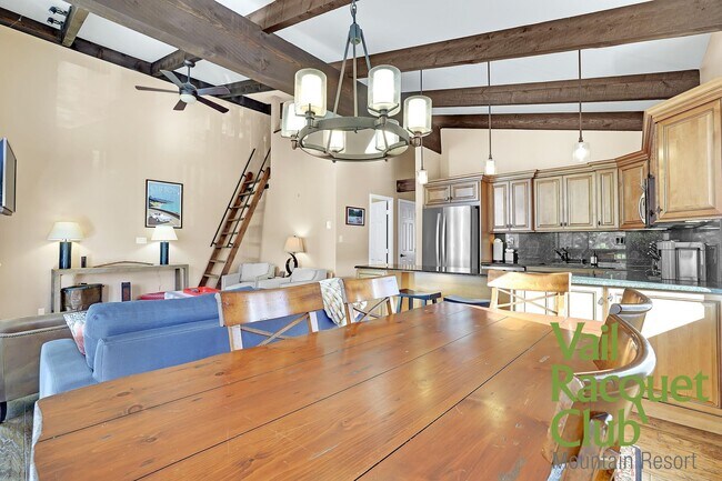 Building Photo - 4620 Racquet Club Dr