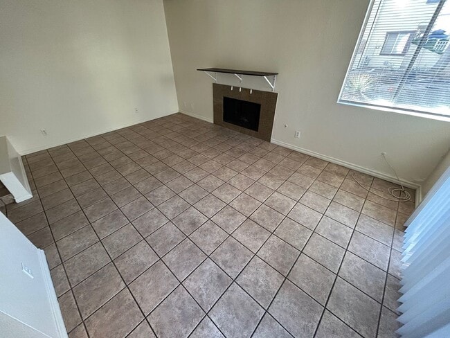 Building Photo - BRIGHT 2-BEDROOM CONDO NEAR LAS VEGAS LIVING