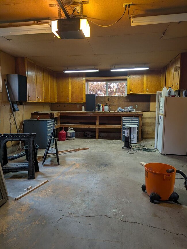 Building Photo - 1460 Marjorie St