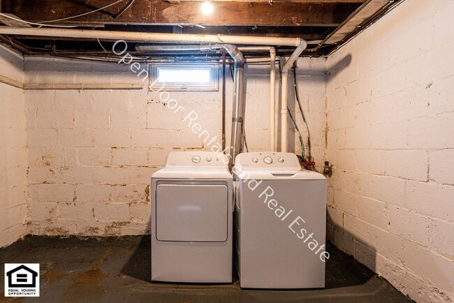 Building Photo - 515 N State St