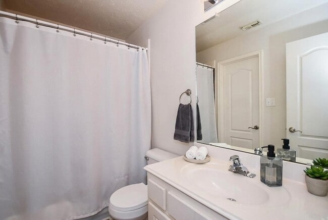 Building Photo - 2135 Stacy Knoll