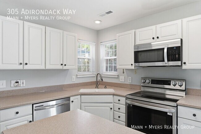 Building Photo - 305 Adirondack Way