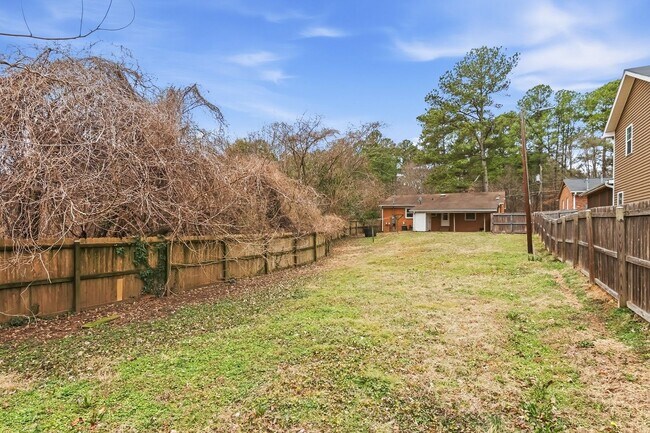 Building Photo - Available Now: Single Family Home Downtown Durham