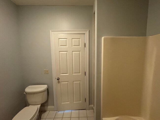 Building Photo - Cozy Studio Apartment