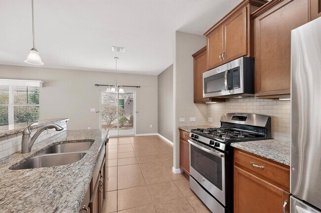 Building Photo - 1620 Bryant Dr