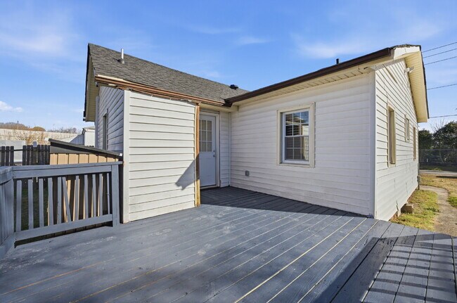 Building Photo - GORGEOUSLY REMODELED 2 BED HOUSE FOR RENT IN HAMPTON!