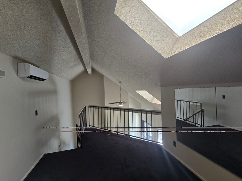 Building Photo - 846 S Vance St