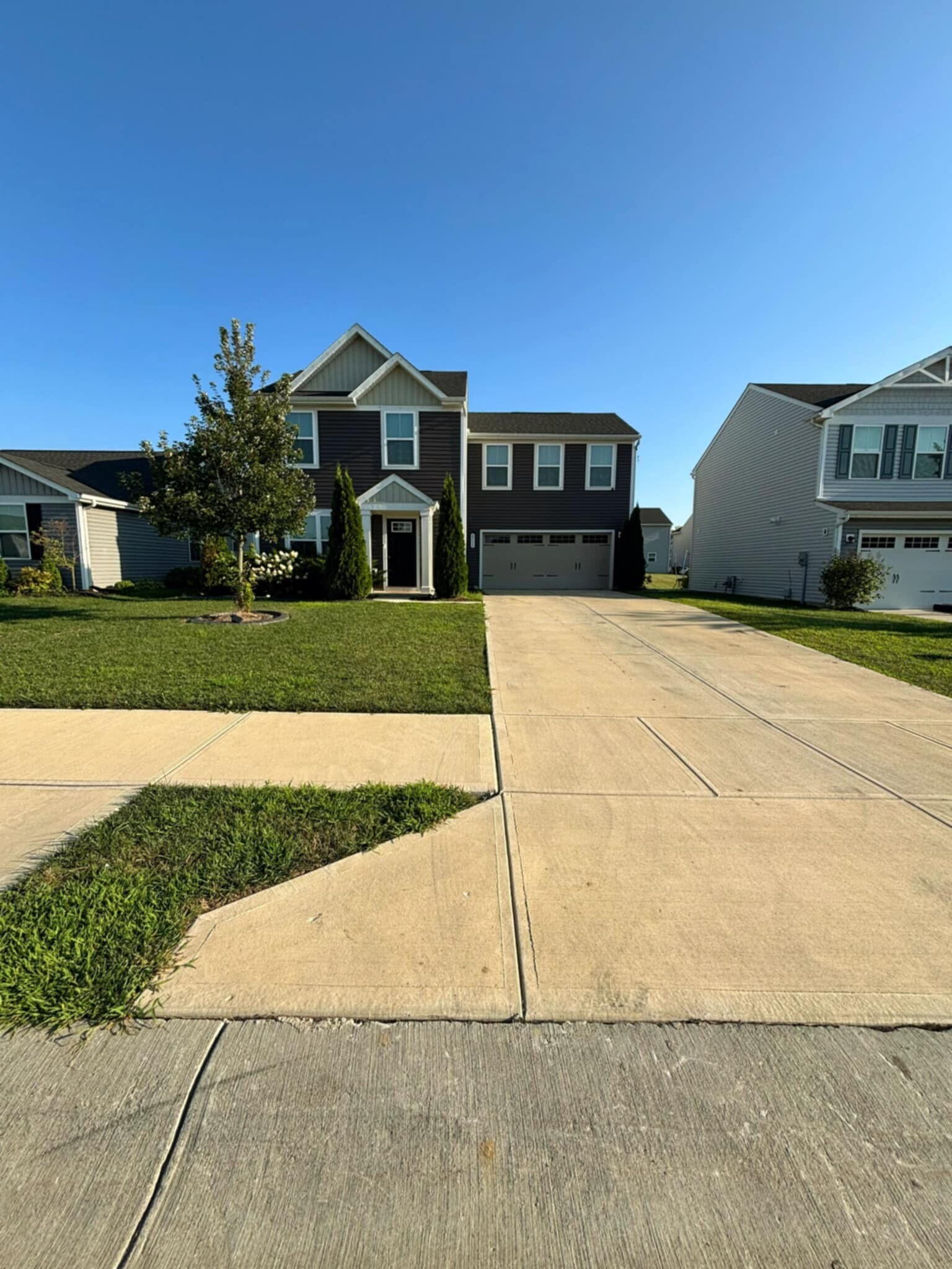 Front - 8511 Fownes Ln