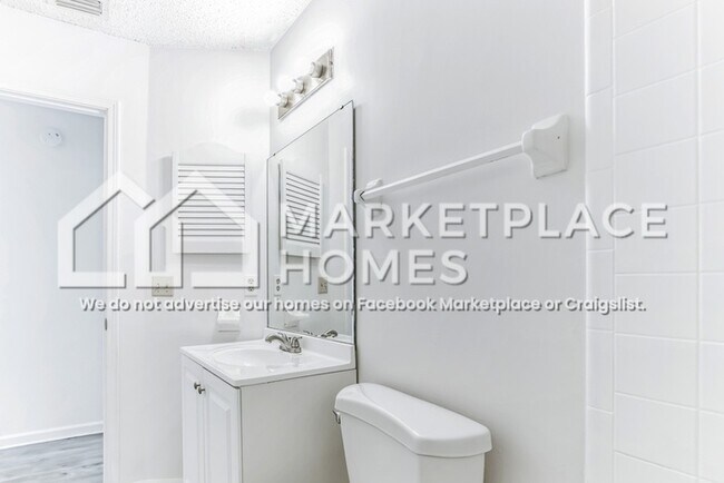 Building Photo - 1533 Kingfisher Ln N