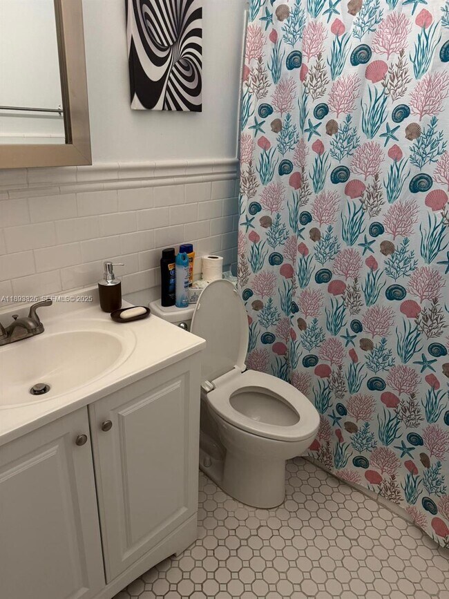 Building Photo - 2200 S Ocean Dr