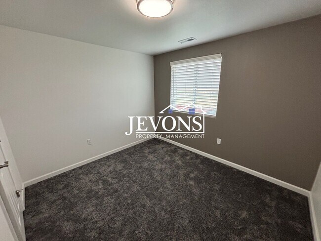 Building Photo - $1,250 Rent Credit - Charming 4-bedroom ho...