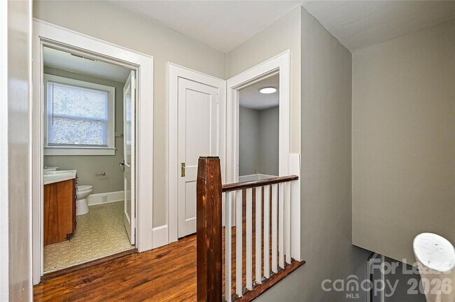 Building Photo - 134 Saluda St