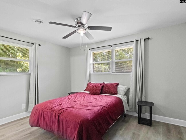 Building Photo - 1342 Karlaney Ave