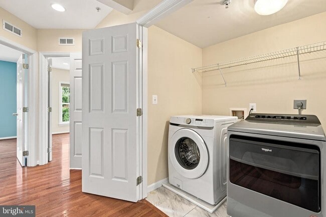 Building Photo - 4523 Whittemore Pl