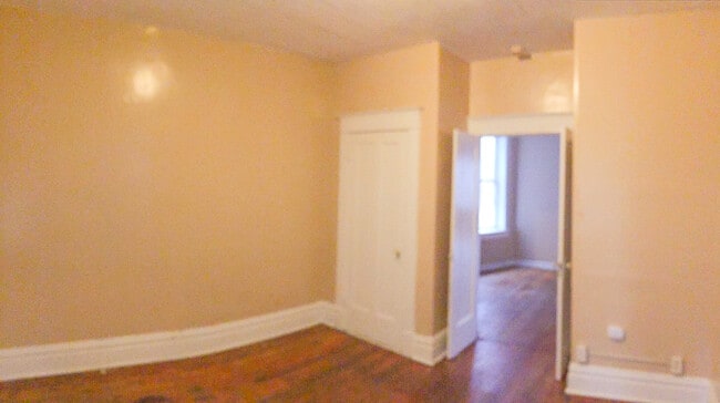 Building Photo - 2bed/1bath Apartment Conveniently Located!  Affordable!