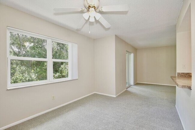 Building Photo - Spacious 2/2 Condo in Hawthorne Village - Orlando! Available Now!