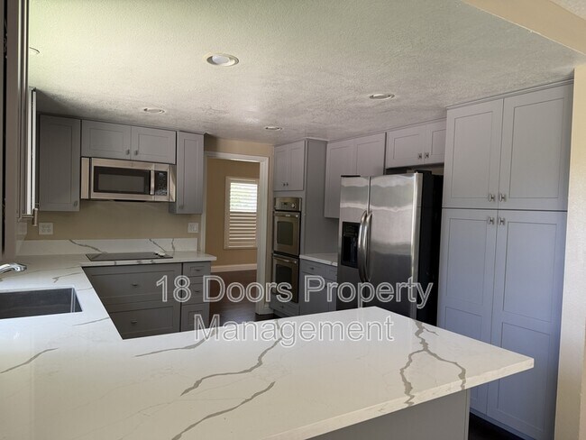 Building Photo - 11035 Forestview Ln