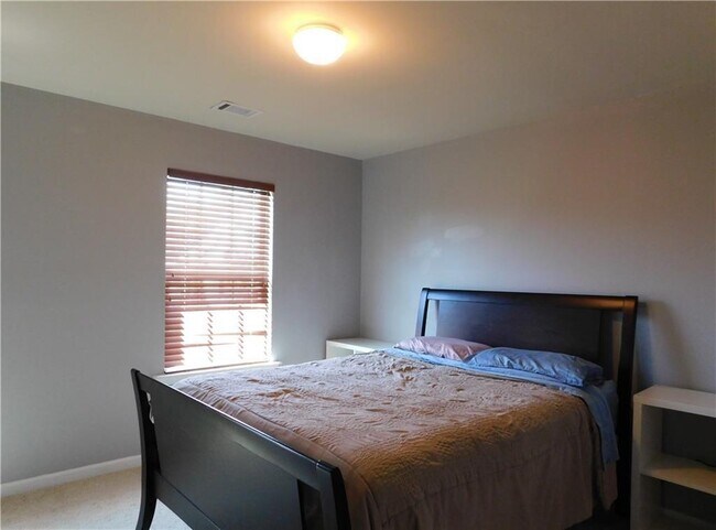 Building Photo - 940 Pierce Ivy Ct NE