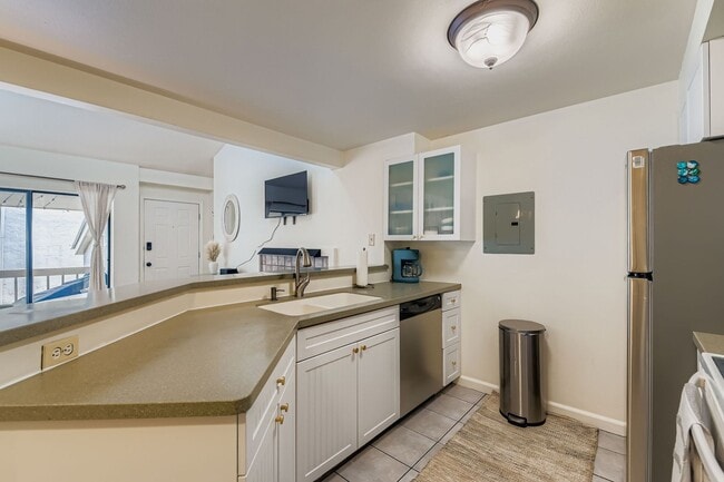 Building Photo - Peaceful 2BR Retreat Near Bobolink Trail