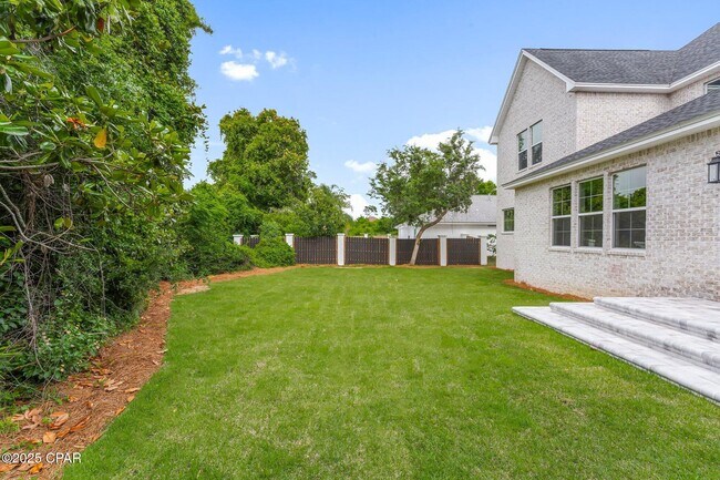 Building Photo - 3500 Fox Run Blvd