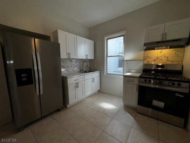 Building Photo - 489 S 17th St