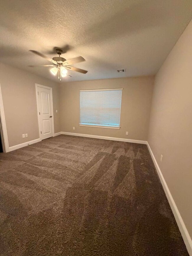 Building Photo - New build, 3 bed/2 bath, stainless steel appliances, two car garage, fenced in back yard!!!!