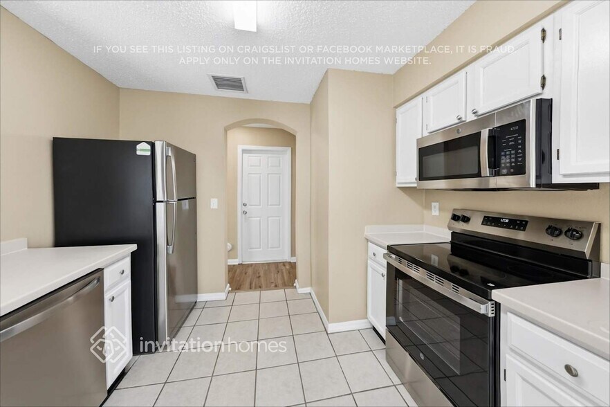 Building Photo - 1609 Prowmore Dr