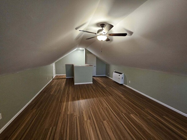 Upstairs Bedroom - 3029 W Franklin St