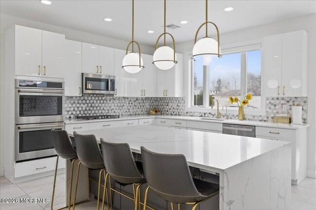 Building Photo - 475 Monmouth Pl