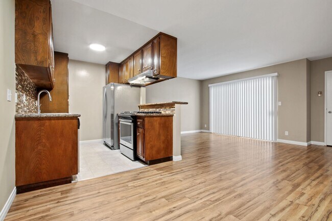 Interior Photo - 1234 Wellesley Ave in West LA - steps to W...