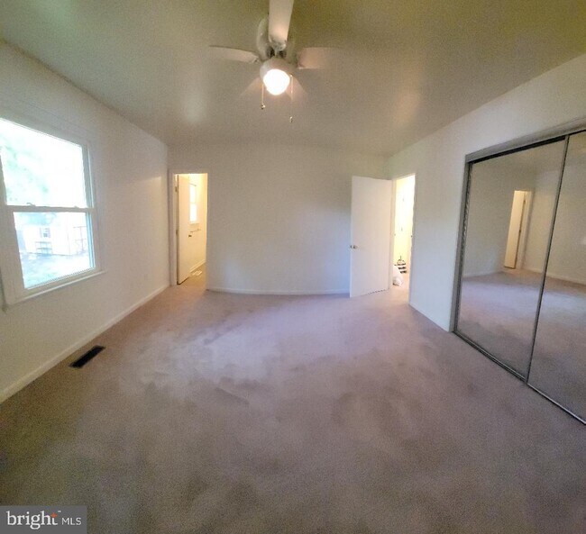 Building Photo - 104 Crutchfield Cir